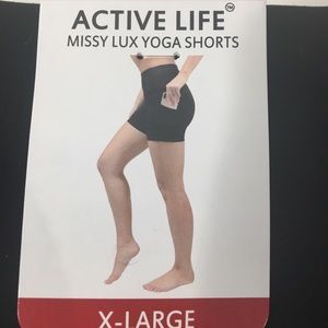 NWT Yoga/Active Shorts with Pockets